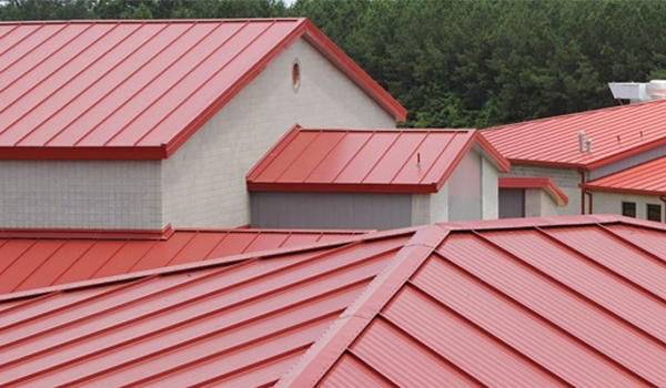 Có nhiều cách để thiết lập hệ thống chống sét cho nhà ở mái tôn.